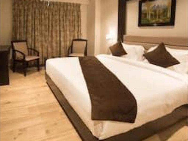 Hotel Virgo Sumeru Bhavnagar Exteriör bild