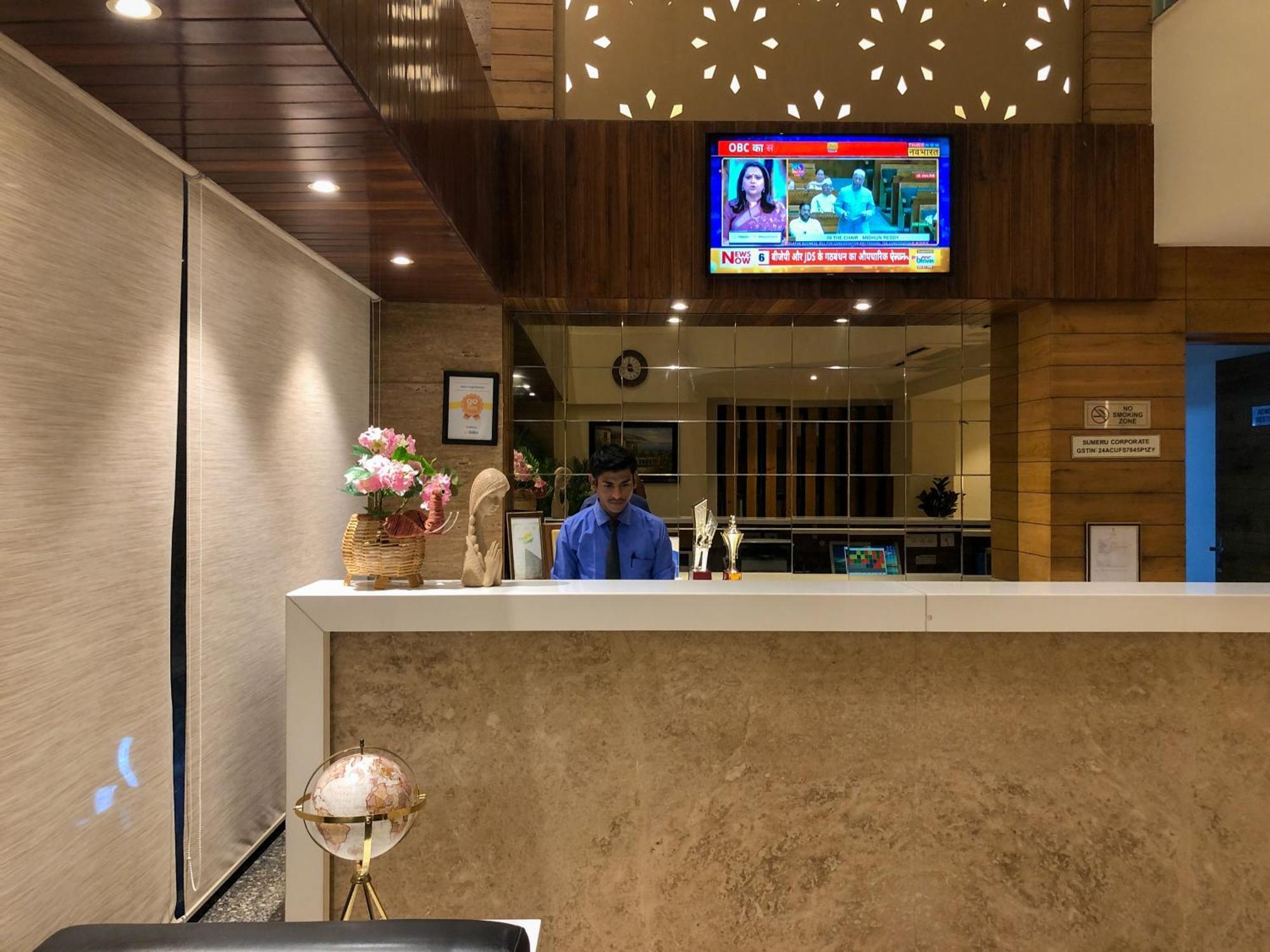 Hotel Virgo Sumeru Bhavnagar Exteriör bild