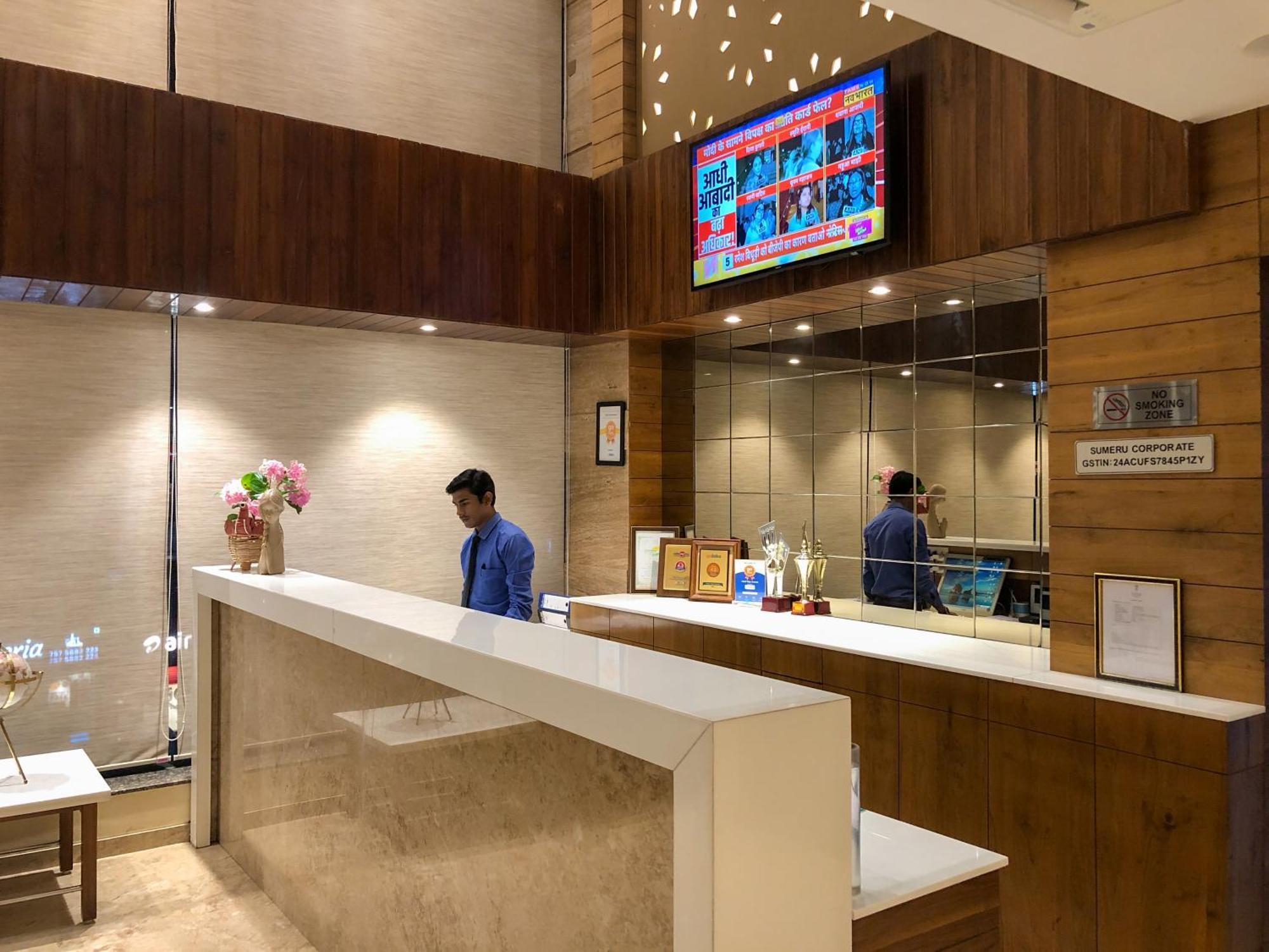 Hotel Virgo Sumeru Bhavnagar Exteriör bild