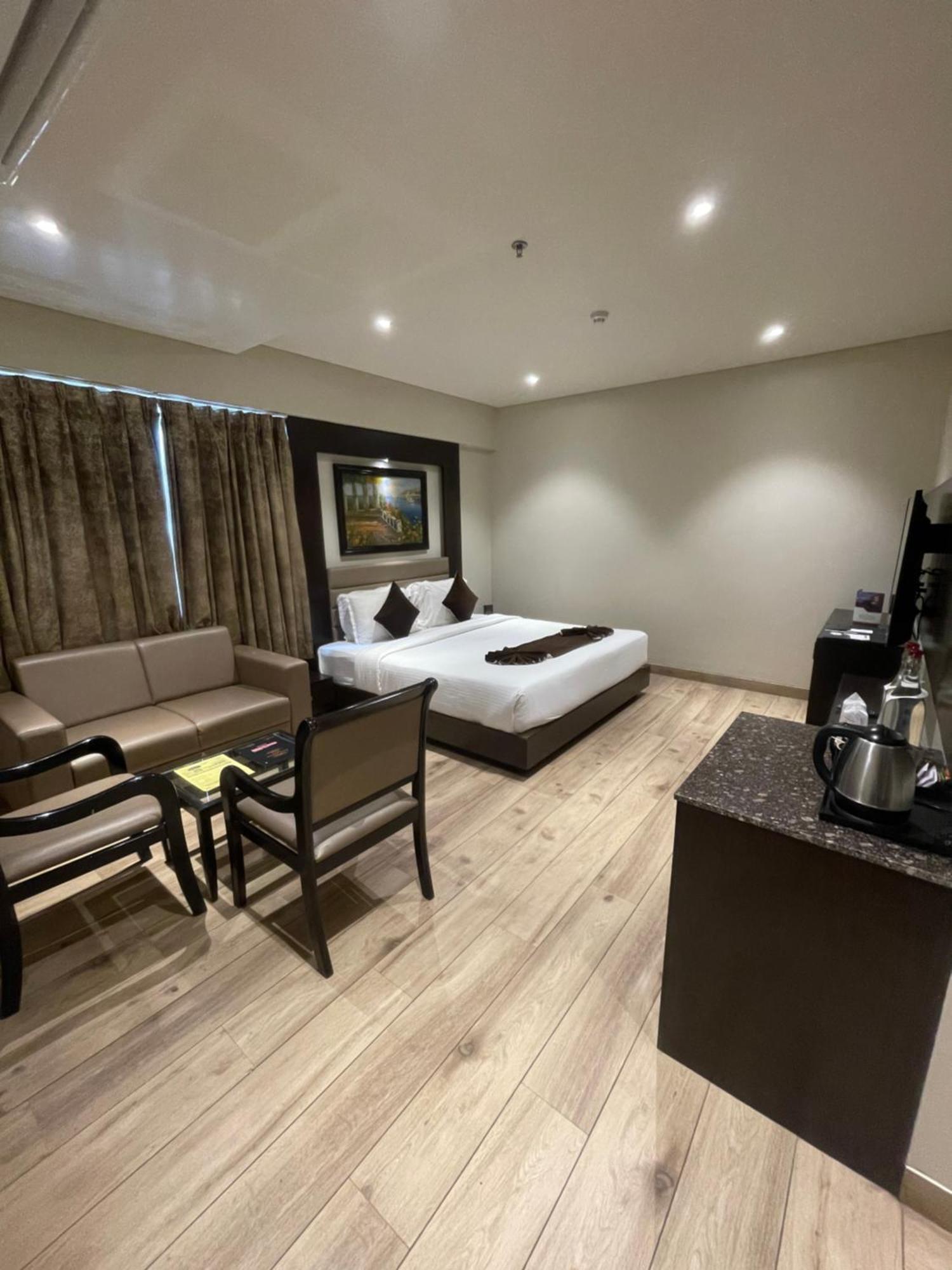 Hotel Virgo Sumeru Bhavnagar Exteriör bild