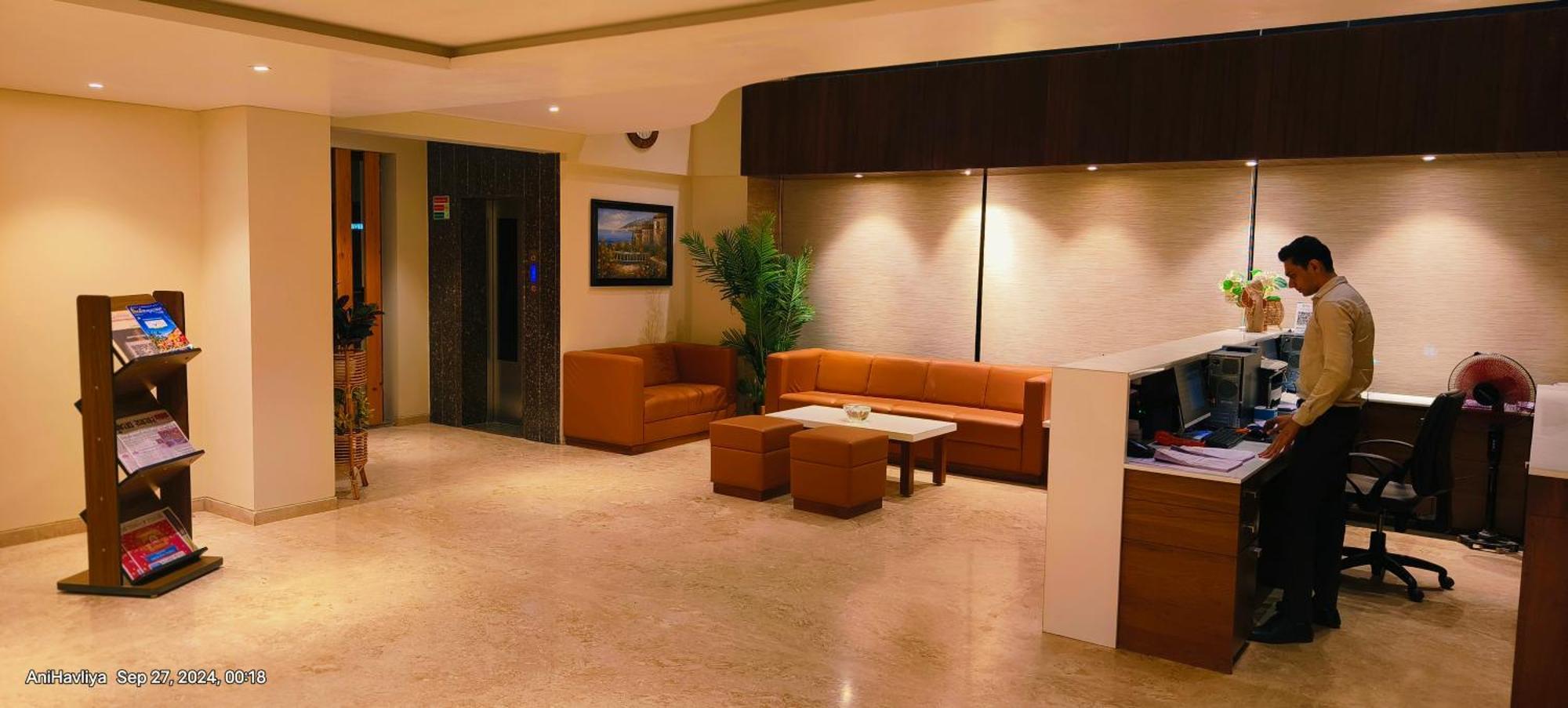 Hotel Virgo Sumeru Bhavnagar Exteriör bild